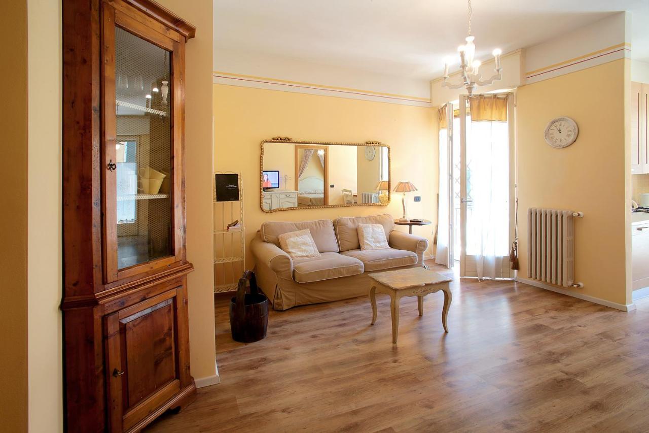 Appartamenti Piazza Umberto I ตอร์รีเดลเบนาโก ภายนอก รูปภาพ