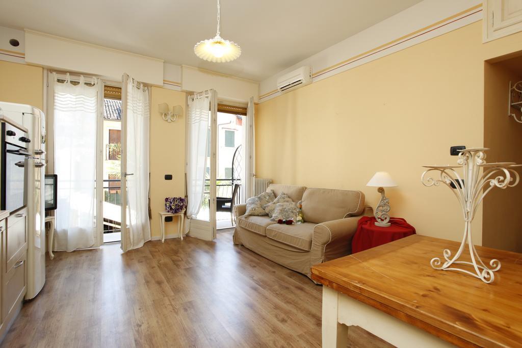 Appartamenti Piazza Umberto I ตอร์รีเดลเบนาโก ห้อง รูปภาพ